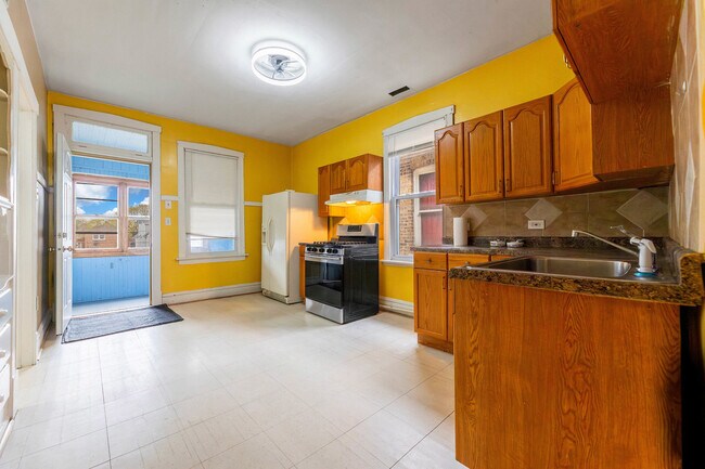 Foto del edificio - 2630 W 42nd St