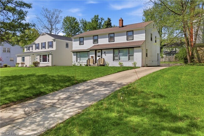 Foto del edificio - 2056 Laurel Hill Dr