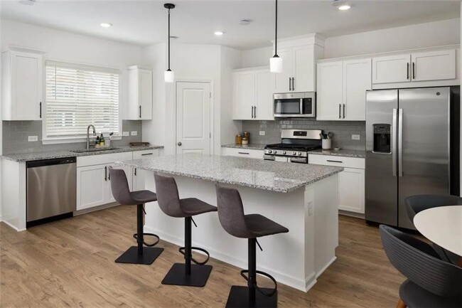 Building Photo - 1555 Brantin Dr