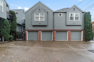Building Photo - 2030 NW Lovejoy St