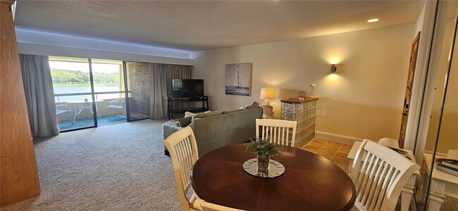 Foto del edificio - 36750 US Hwy 19 N