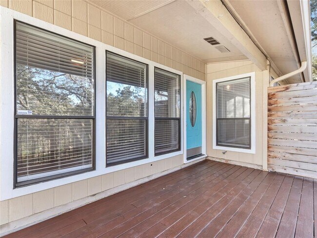 Building Photo - 710 Ramble Ln