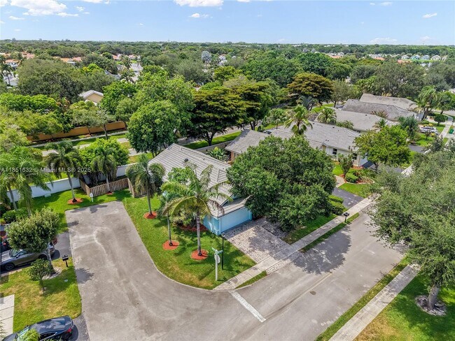 Foto del edificio - 2957 Quail Run Ln