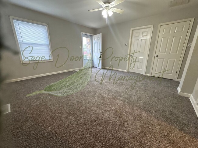 Building Photo - UPSTAIRS LOFT SPACE!!!