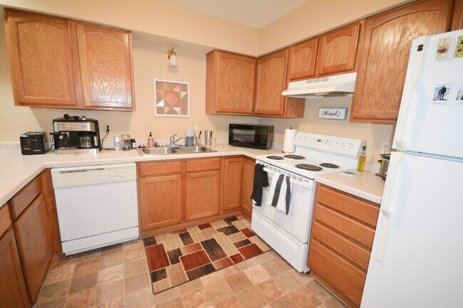 Foto del edificio - Beautiful 1 Bedroom in Fantastic NE Rochester Location!