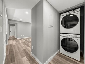 Interior Photo - Elizabeth Green