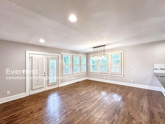 Foto del edificio - 946 Emerson Ave SE