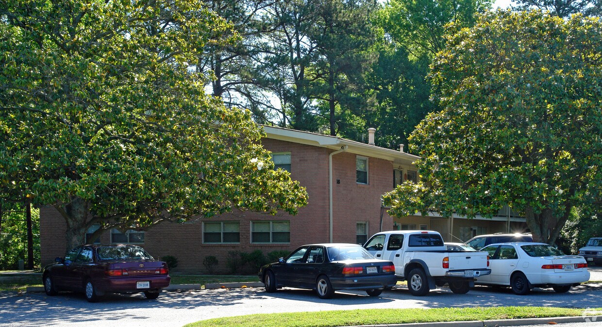 Foto del edificio - 18 Old Harpersville Rd