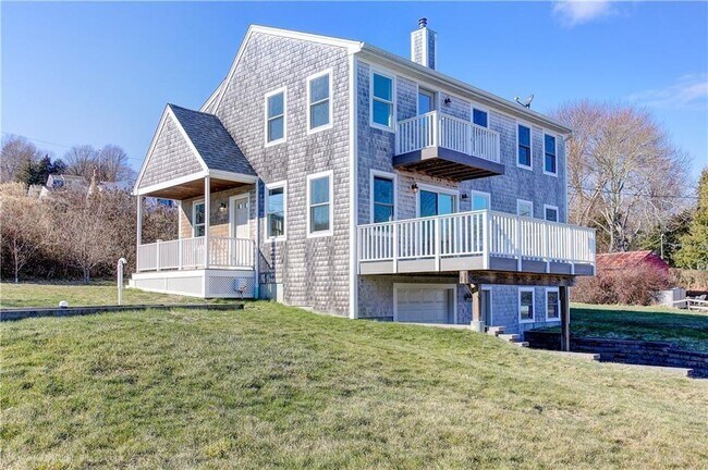 Building Photo - 300 Fairview Ln