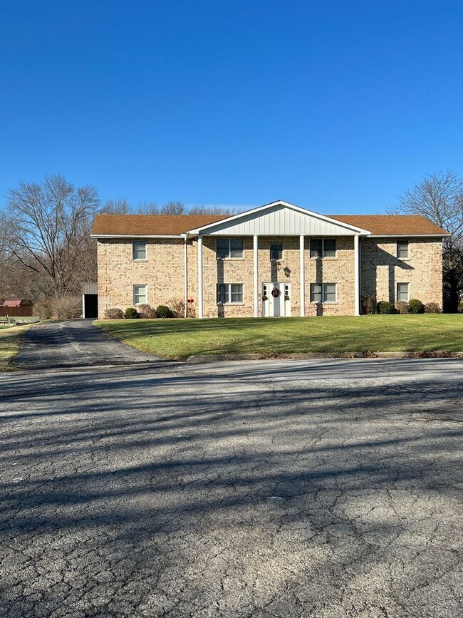 Building Photo - 8426 Colwyn Ct
