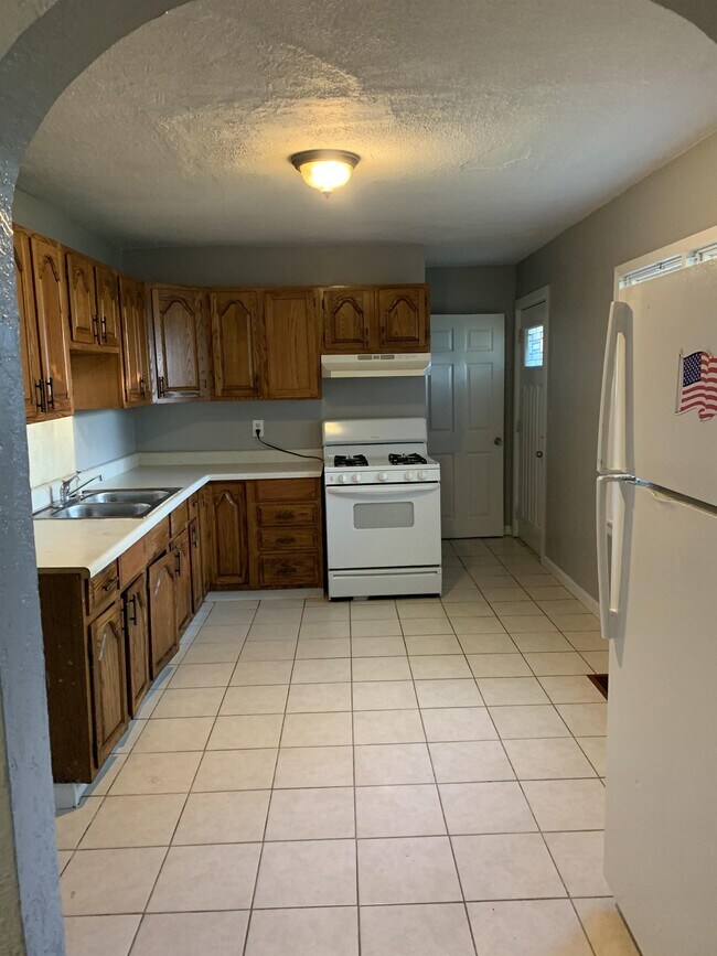 1014 E Mulberry St, Kokomo, IN 46901 House Rental in Kokomo, IN