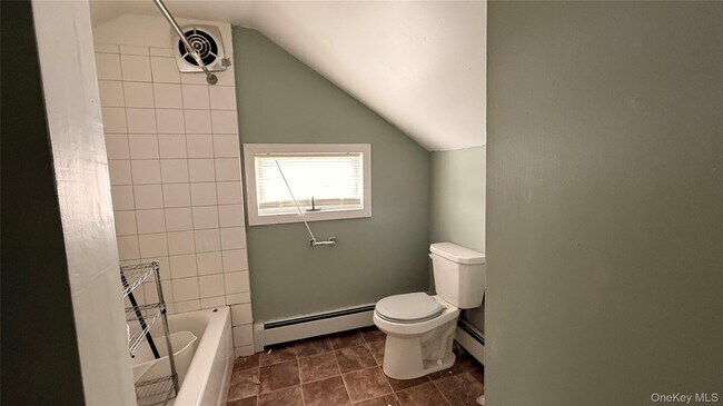 Foto del edificio - 19 Bloomingburg Rd