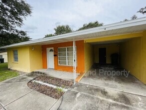 Building Photo - 829 W Carole St