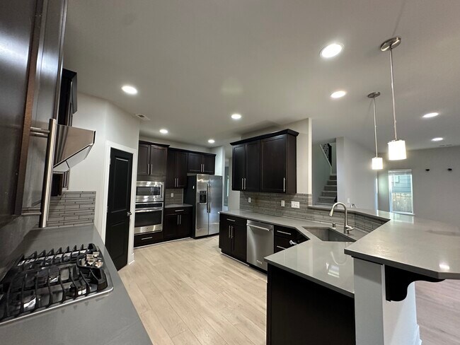 Building Photo - 16808 1st Ave W