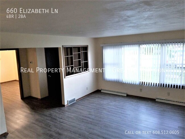 Building Photo - Incredible corner lot duplex with many upd...