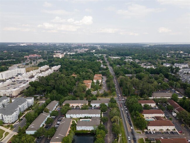 Building Photo - 3860 SW 20th Ave