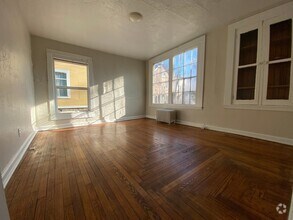 Building Photo - 415-417 Oak St