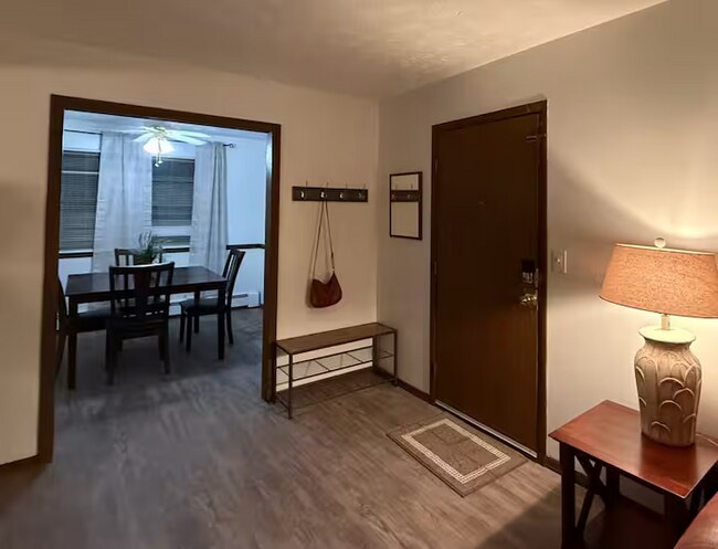 Foto del edificio - 8421 Colwyn Ct