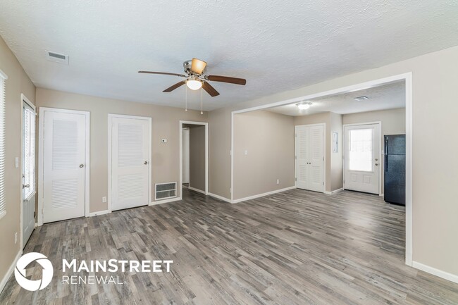 Building Photo - 5810 Alanadale Dr