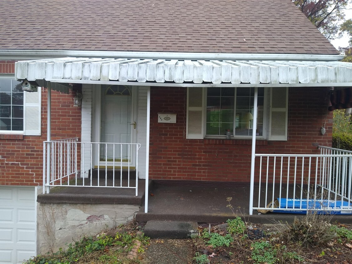 163 McLaughlin Dr, New Kensington, PA 15068 House Rental in New