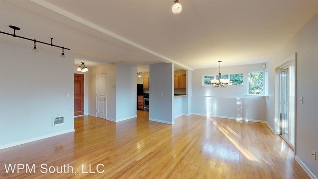 Building Photo - 3813 Fremont Ave N