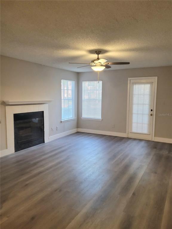 Foto del edificio - 4400 Thornbriar Ln