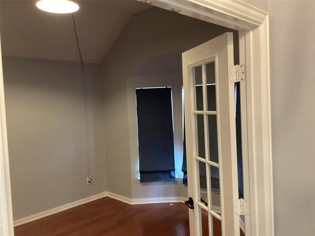 Foto del edificio - 9121 Rose Ct