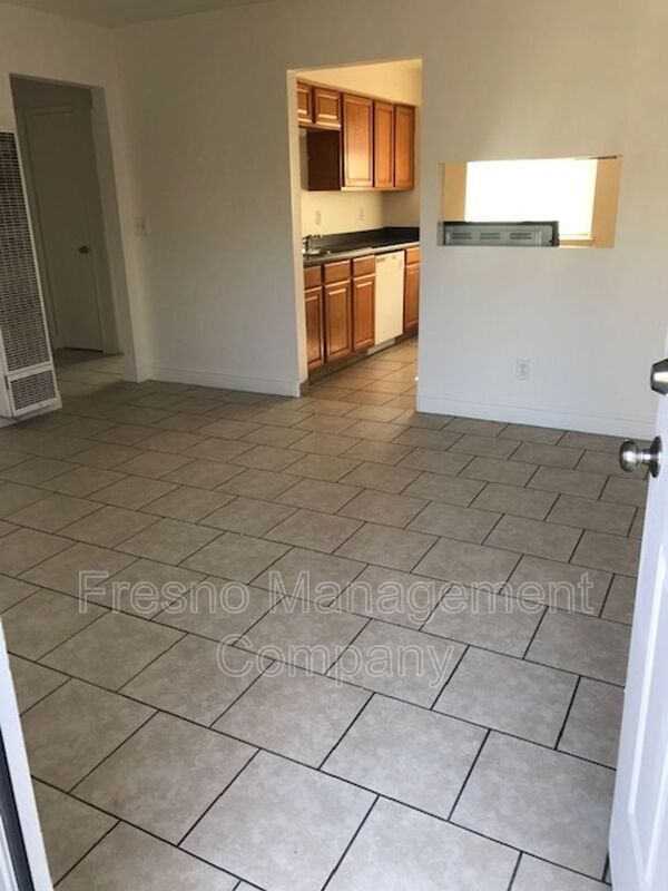 427 W Locust Ave Unit 3, Fresno, CA 93650 Condo for Rent in Fresno