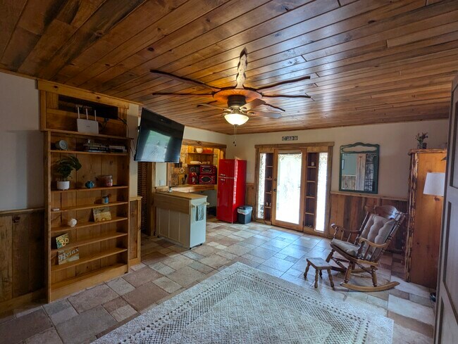 Foto del edificio - 111 W Ridgecrest Rd