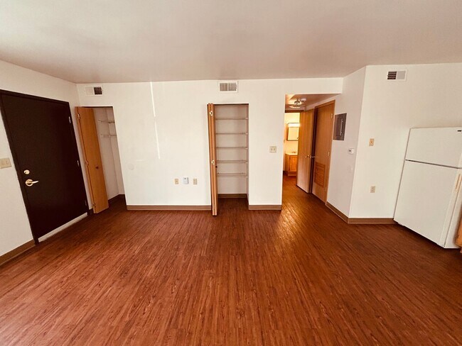 Foto del edificio - 407 E Maple St