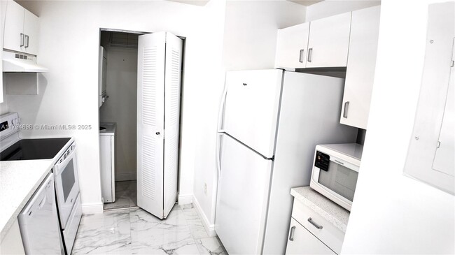 Foto del edificio - 14905 SW 80th St