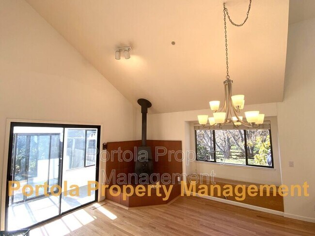 Building Photo - 3833 Cherryvale Ave