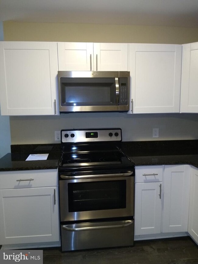 Building Photo - 79 Garden Rd