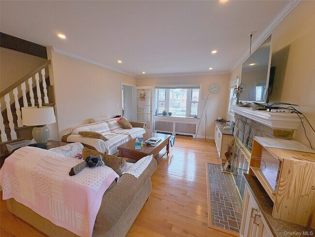 Foto del edificio - 58-36 Bell Blvd