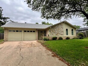 Building Photo - 1105 Springdale Rd