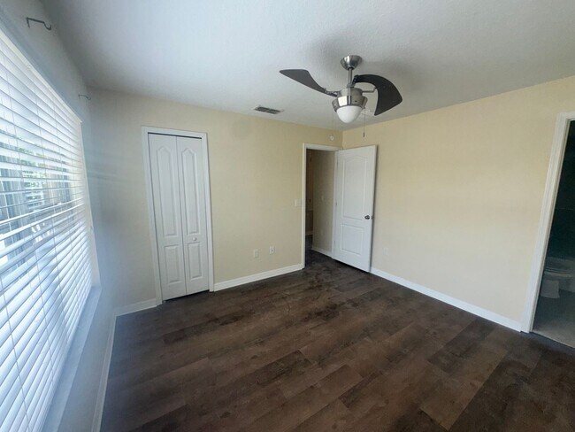 Building Photo - 3 Bedroom 2.5 Bath Treviso Townhome minute...