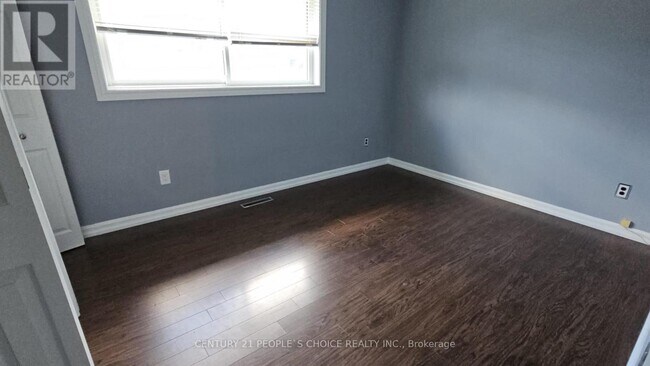 Building Photo - 98 Lynbrook Dr