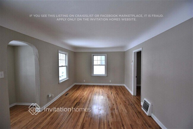 Building Photo - 1612 St Albans St N