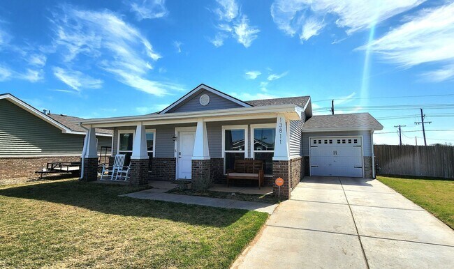 Building Photo - PRE-LEASING JUNE 2024 - ADORABLE COTTAGE I...