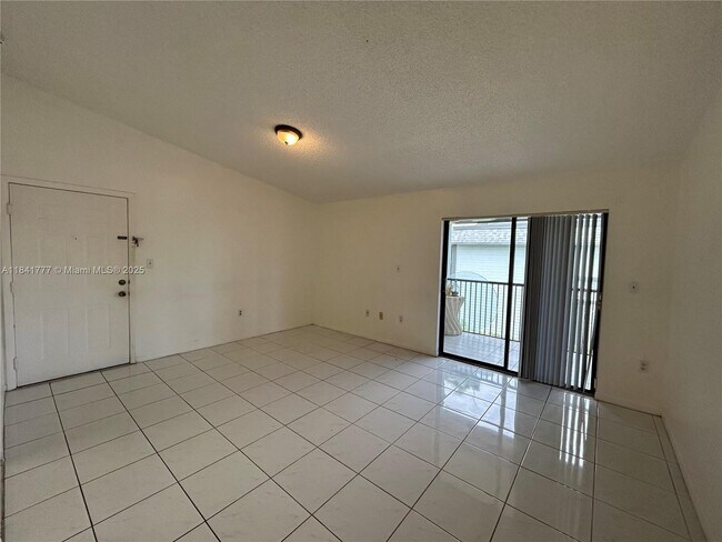 Building Photo - 468 NE 206th Ln