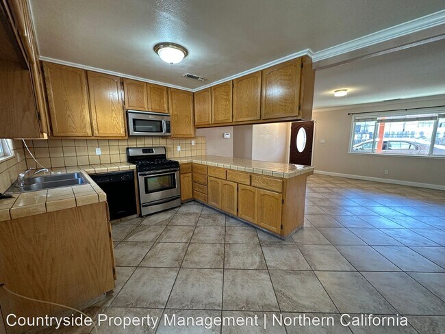 Foto del edificio - 3 br, 2 bath House - 19951 Dayton Ave