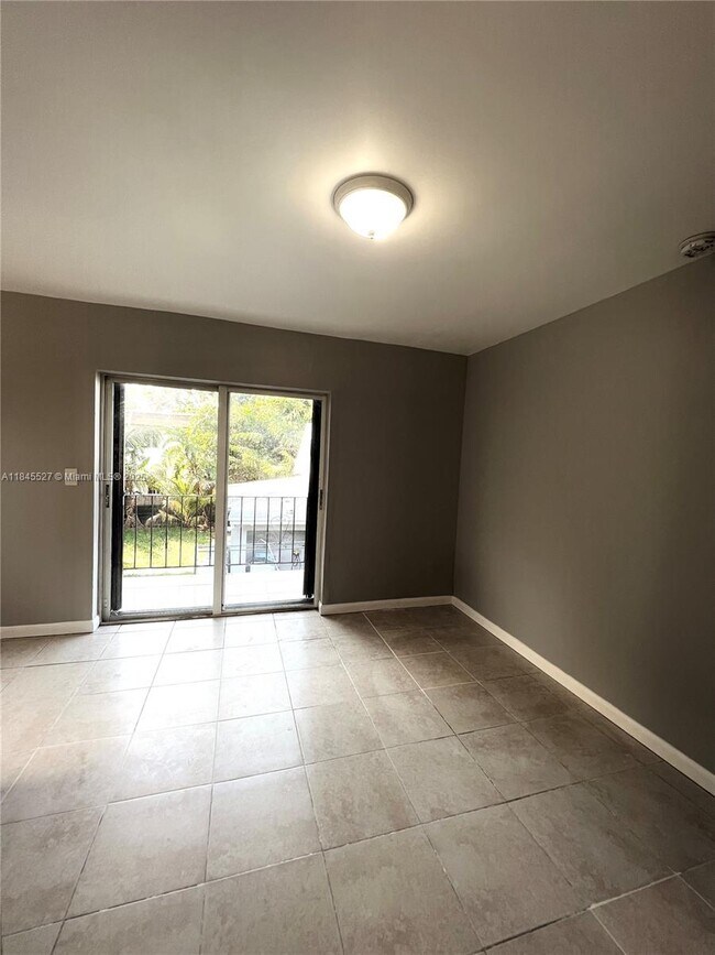 Foto del edificio - 7632 NE 3rd Pl