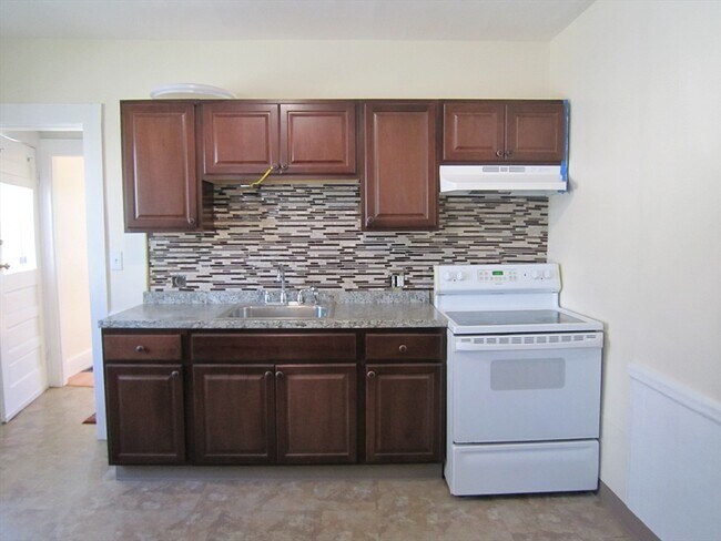 Building Photo - 12 Clinton St