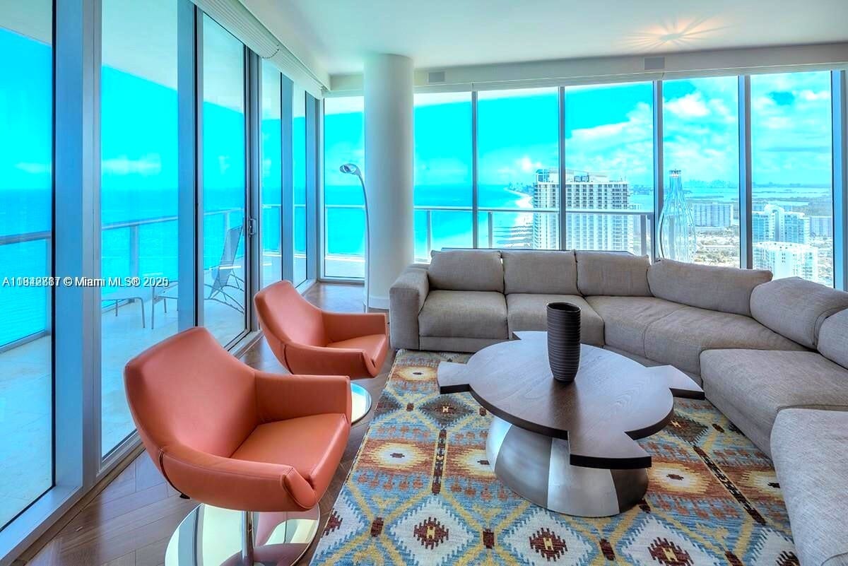 Primary Photo - 17001 Collins Ave