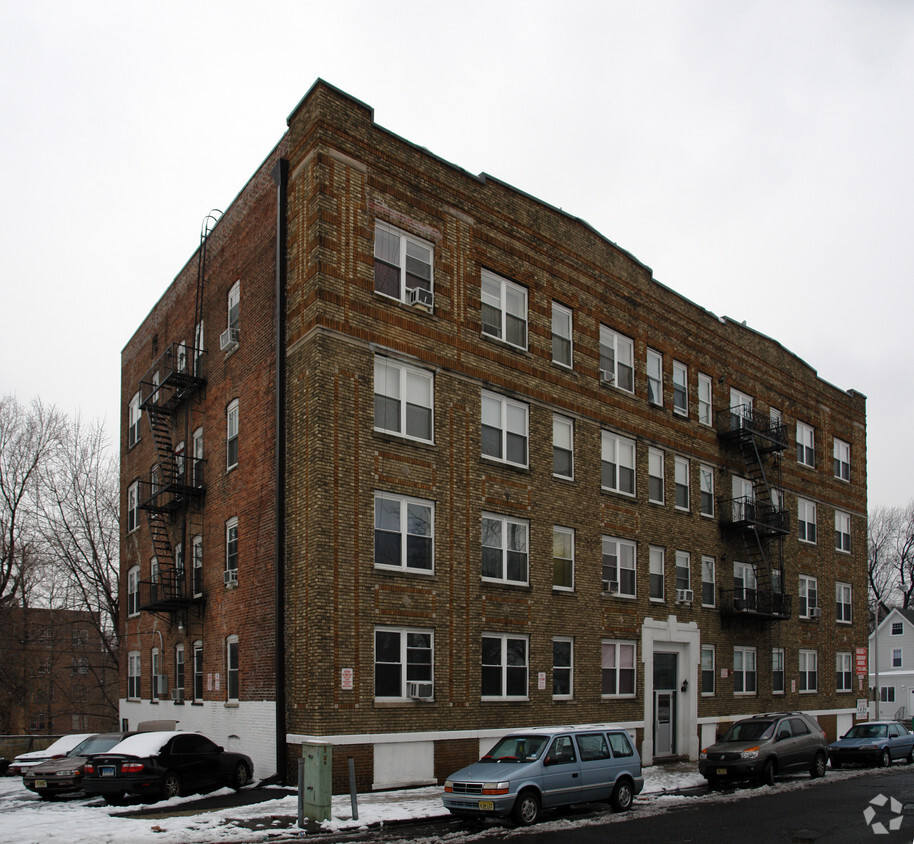 Foto del edificio - 133 N Maple Ave