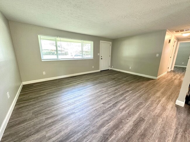 Building Photo - 4408 Lesher Dr