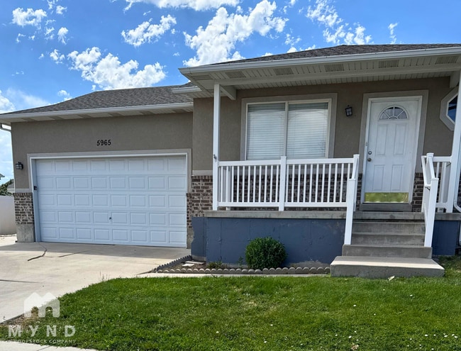 Building Photo - 5965 Brud Dr