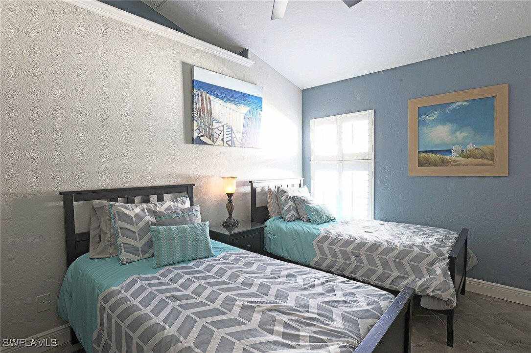 Foto del edificio - 1579 Whispering Oaks Cir
