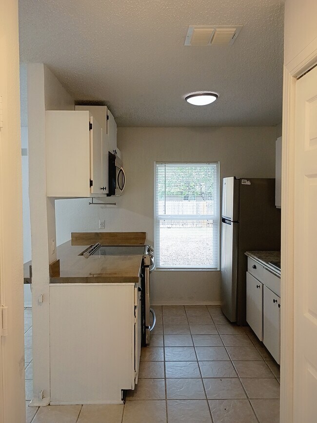 Building Photo - 9742 Hidden Rock