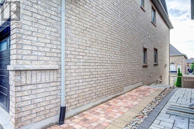 Building Photo - 430 Peter Rupert Ave